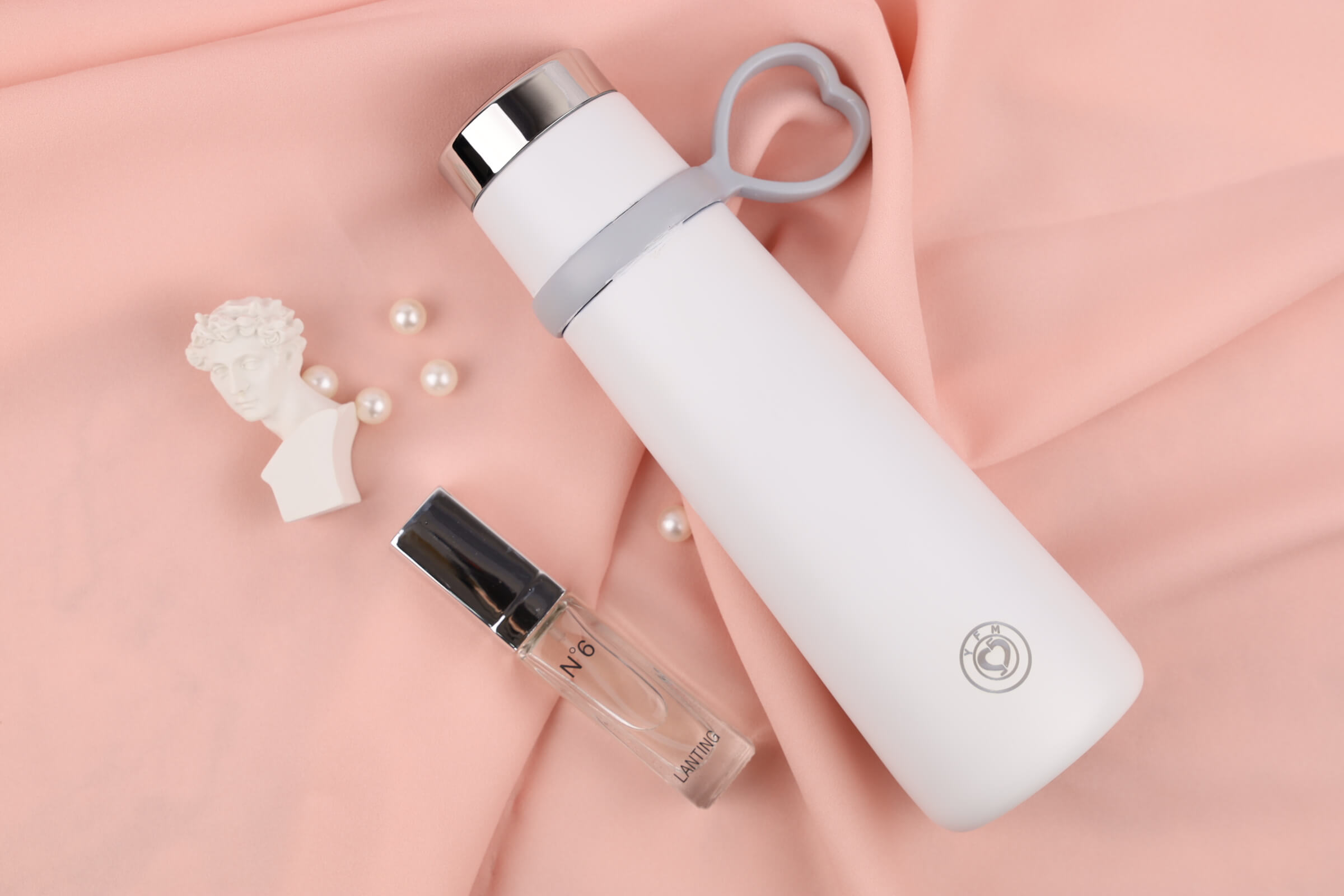 Bpa free vacuum insulated water bottle
