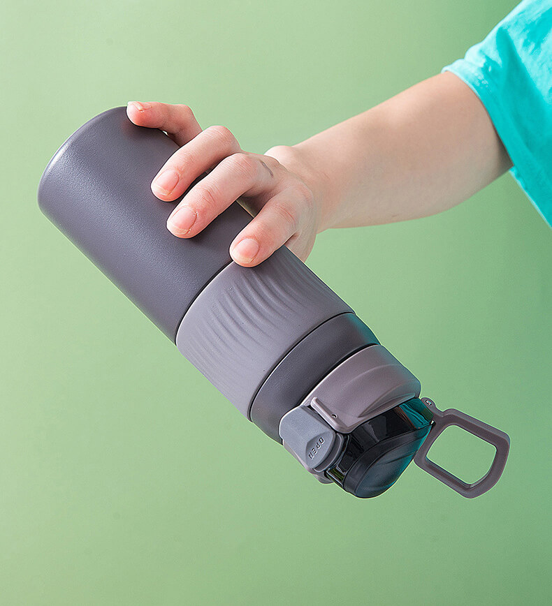 Water Leakage Prevention in Outdoor Water Bottle with Handle